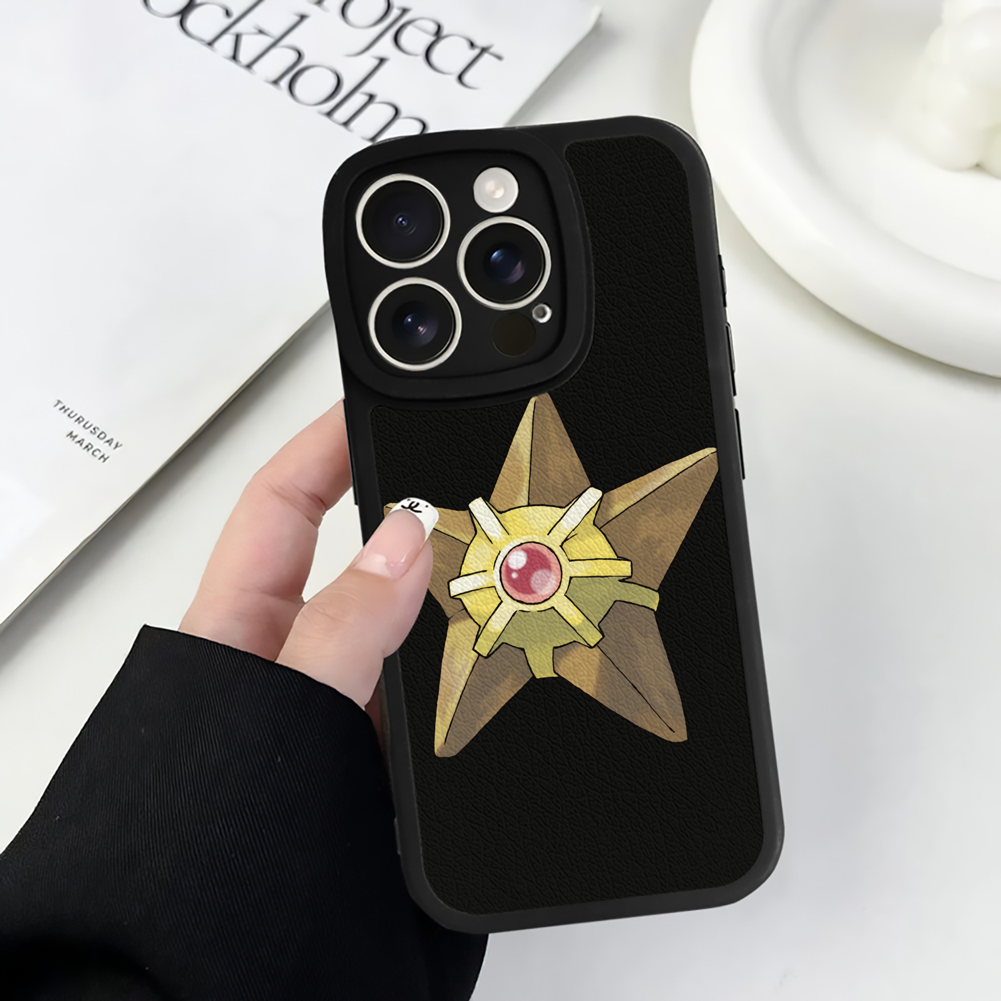 （画像用） ポケットモンスター Pokémon 【iPhone 16シリーズ対応】シリコンスマホケース（レザー調） 材質：シリコン